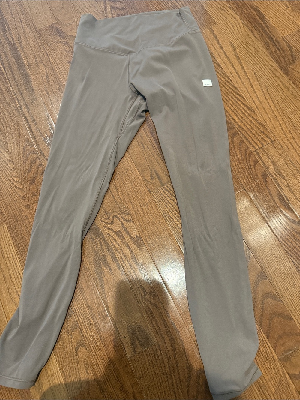 Vuori halo Leggings in Taupe- excellent condition size xs